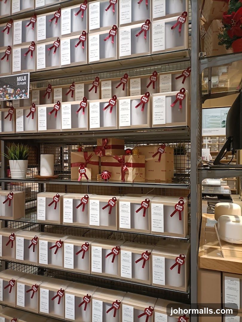 MUJI Xmas Display