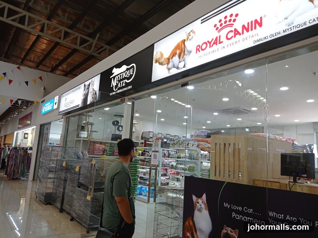 Mystique Catz and Royal Canin Storefront