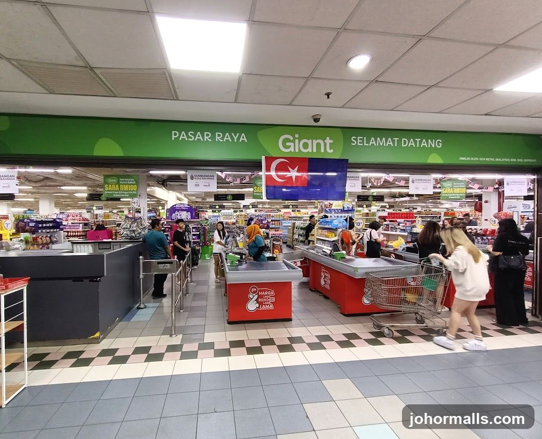 Giant Supermarket Checkout Area