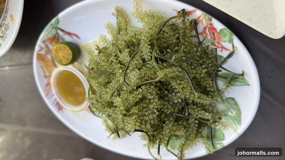 Sea Grapes with Lime and Dipping Sauce