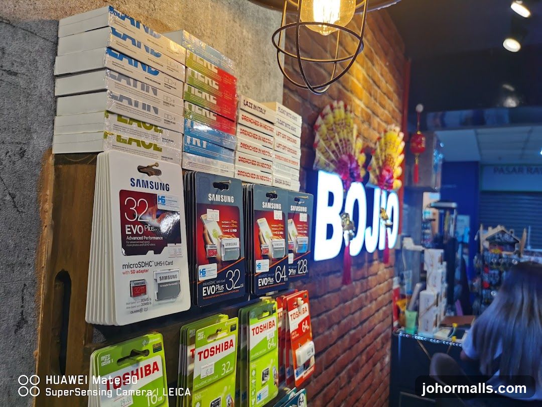 Electronics Store Display