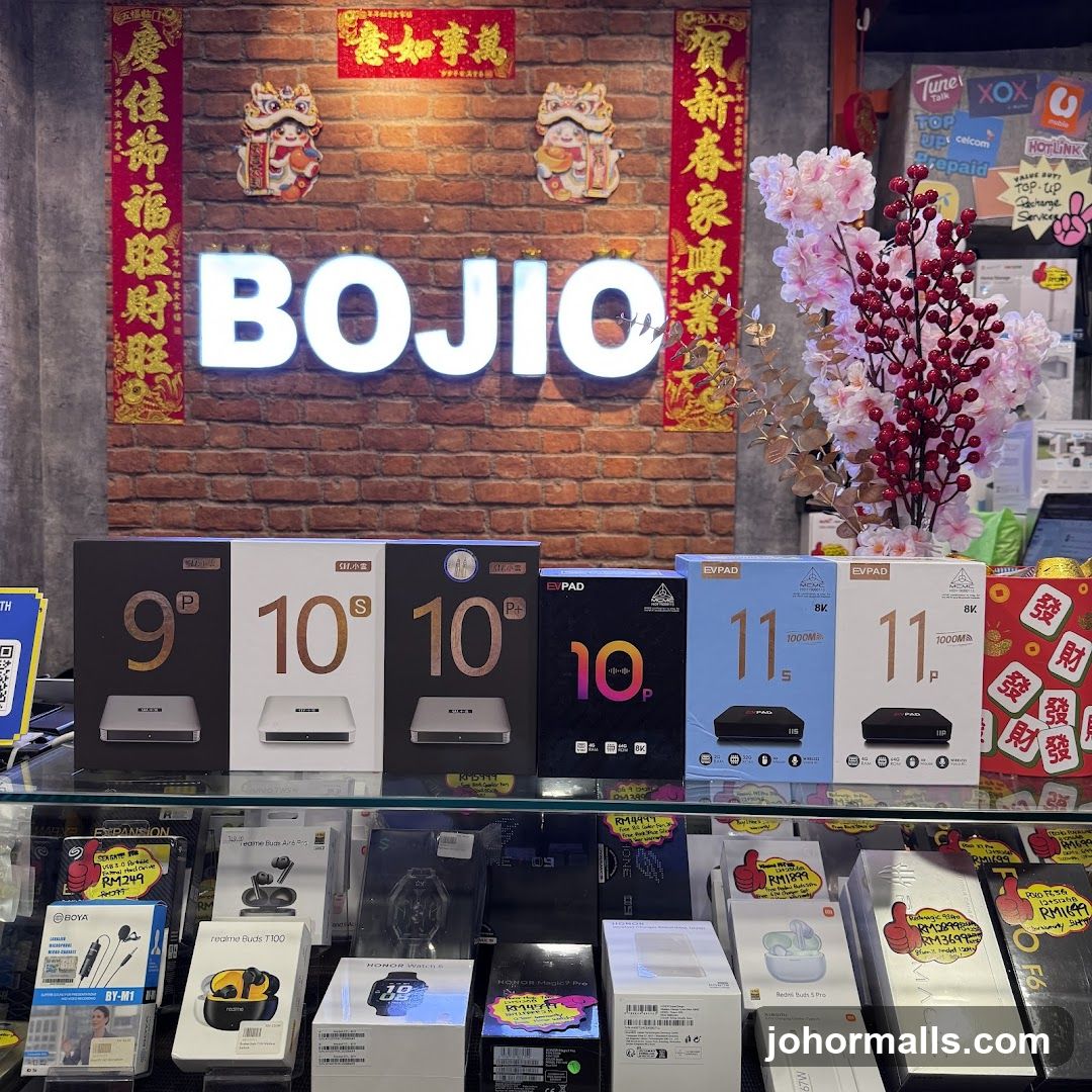Electronics Store Display