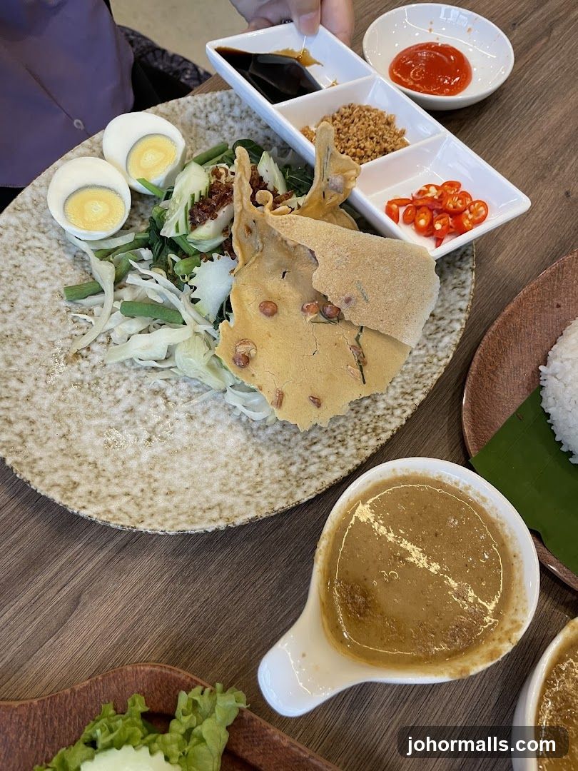 Gado-Gado with Peanut Sauce
