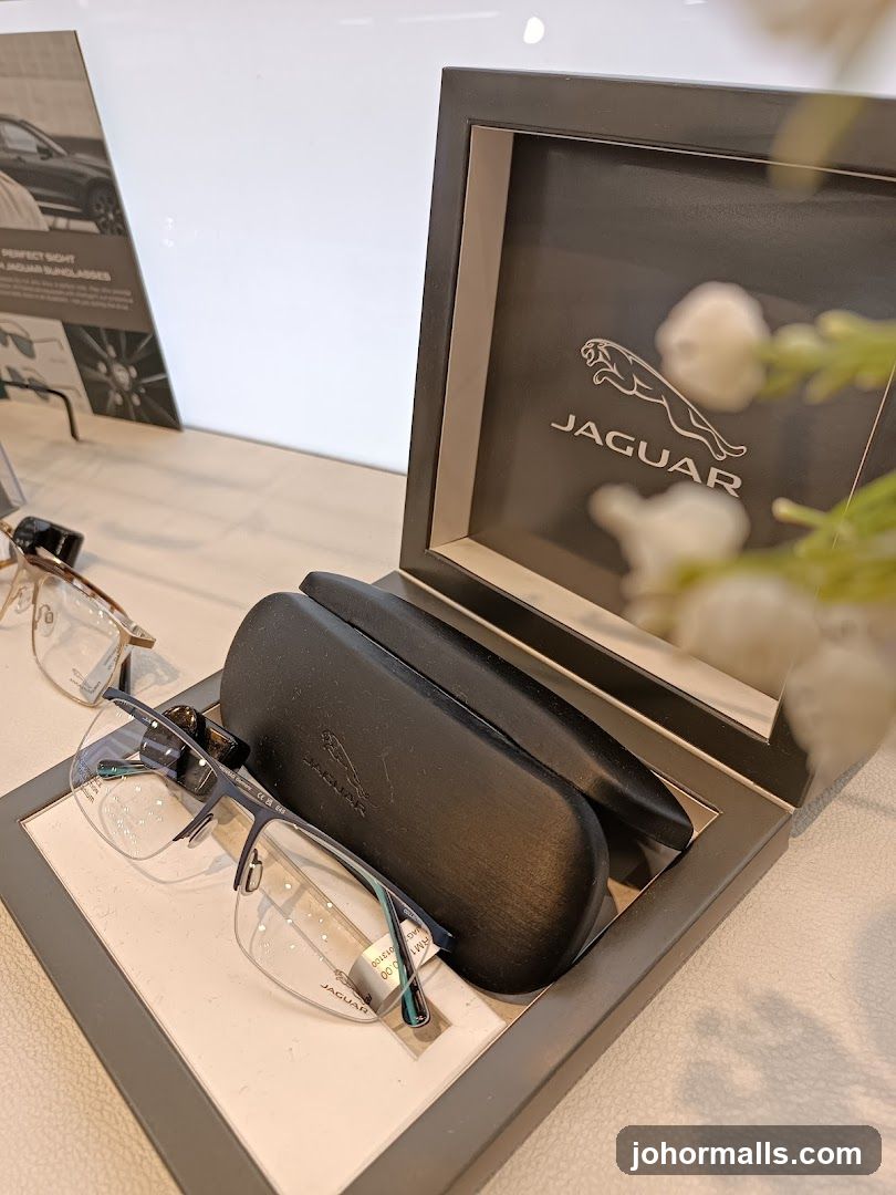 Jaguar Eyewear Display