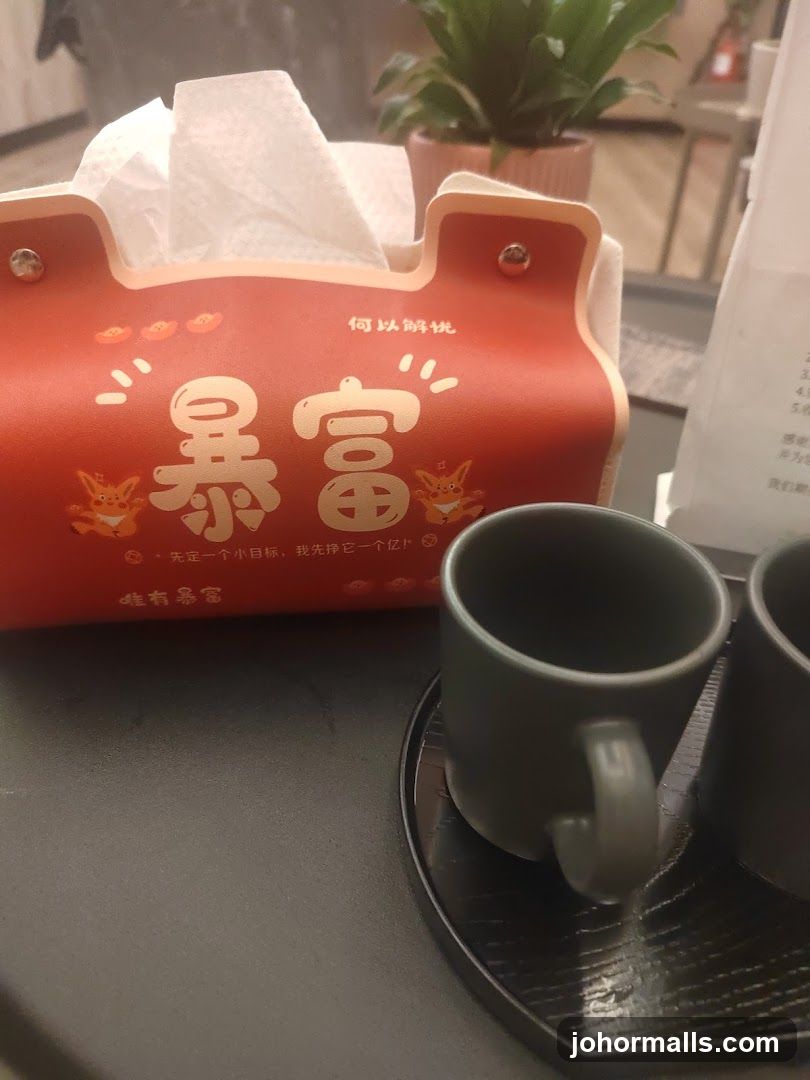 Tissue Box with Chinese Characters