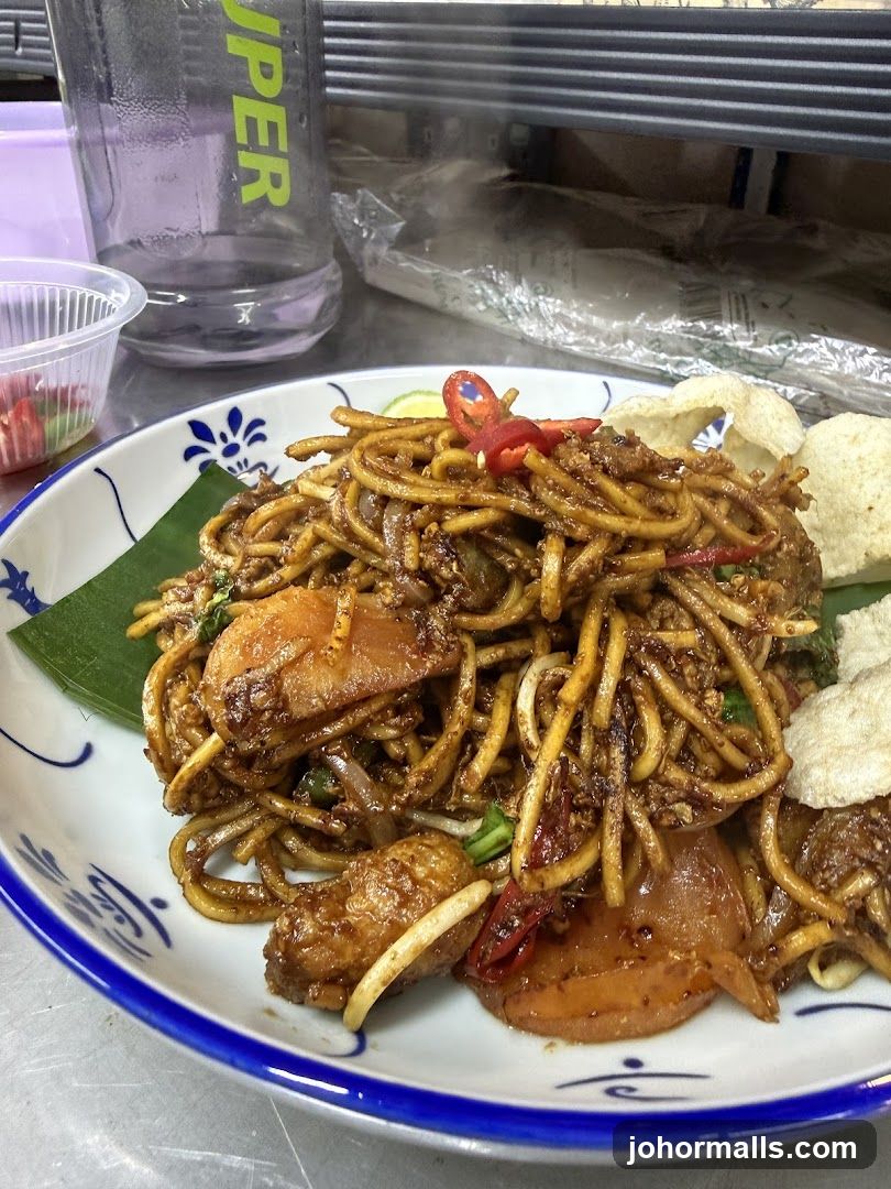 Noodles with Chili and Crackers