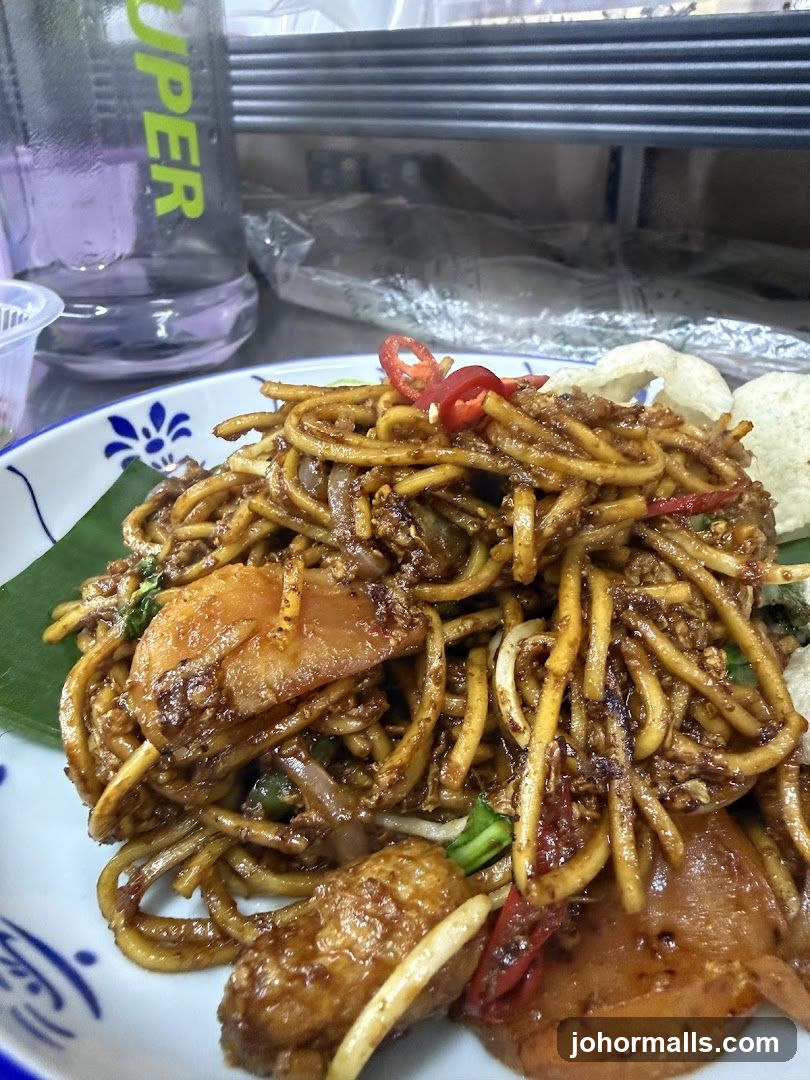 Noodles with Chili and Crackers
