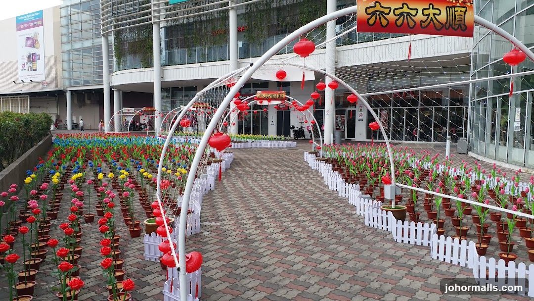 Outdoor Lunar New Year Decorations