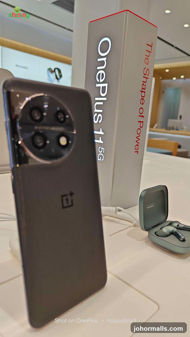 OnePlus 11 5G and Earbuds