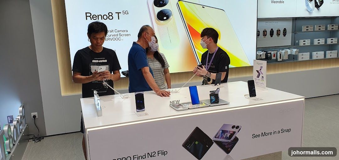 Oppo Store Display