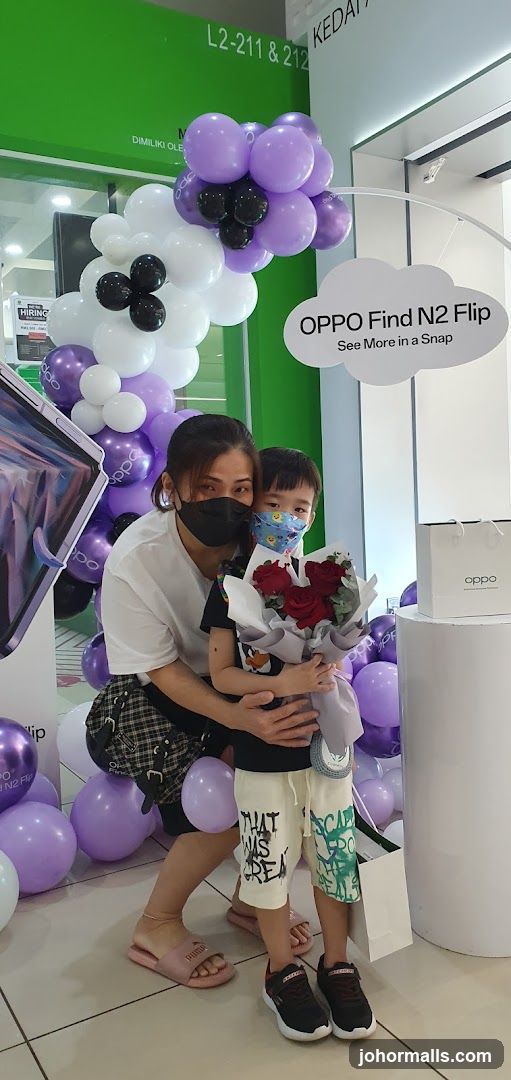 OPPO Find N2 Flip Promotion