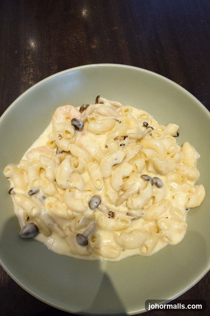 Creamy Macaroni with Shrimp and Mushrooms