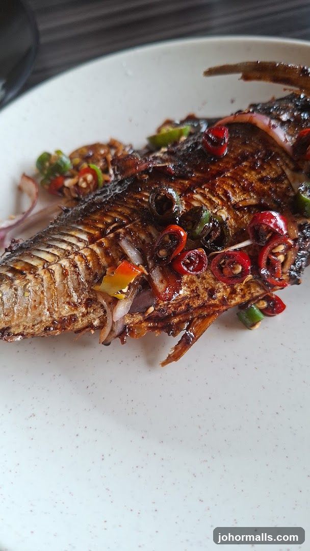Fried Fish with Chili and Onion