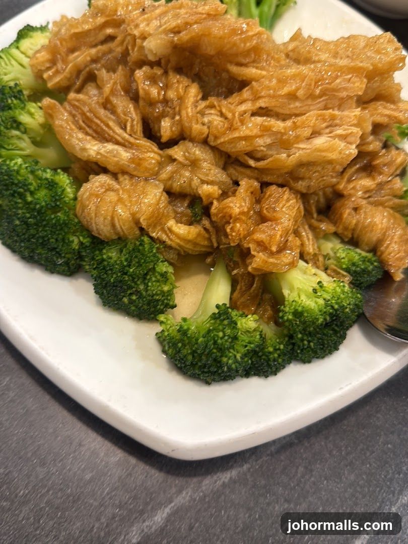 Broccoli and Fried Tofu Skin