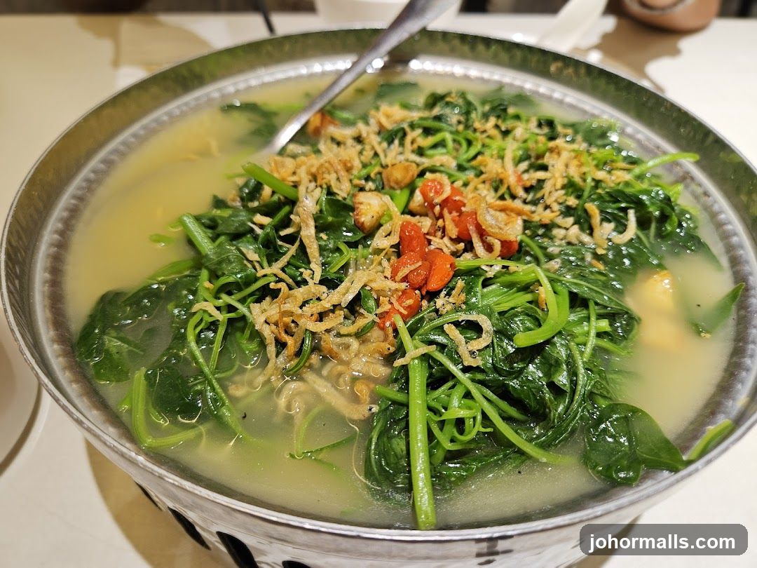 Stir-fried Water Spinach with Dried Shrimp