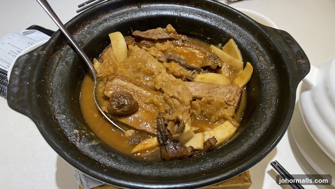 Braised Pork Belly with Mushrooms and Bamboo Shoots