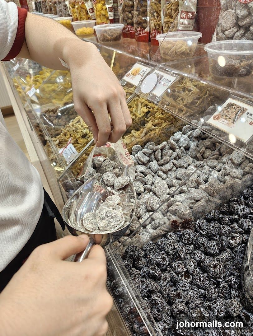 Dried Fruits and Preserved Snacks