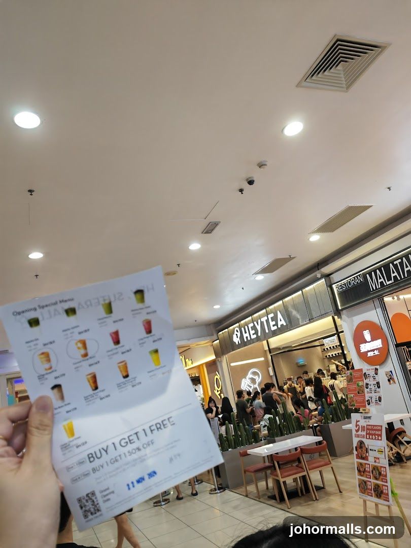 Heytea Menu and Storefront
