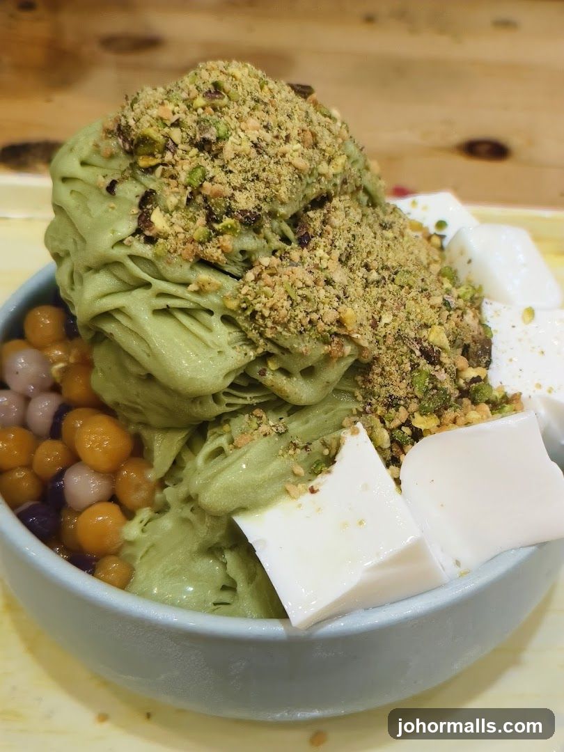 Matcha Shaved Ice with Toppings