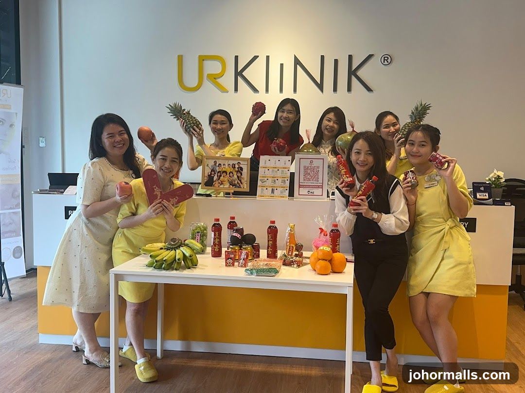 UR Klinikk Staff with Products