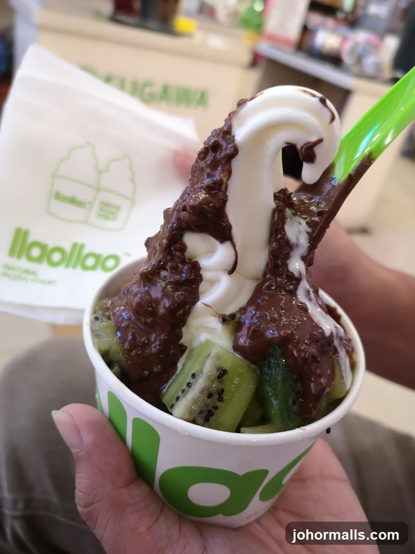 Frozen Yogurt with Kiwi and Chocolate