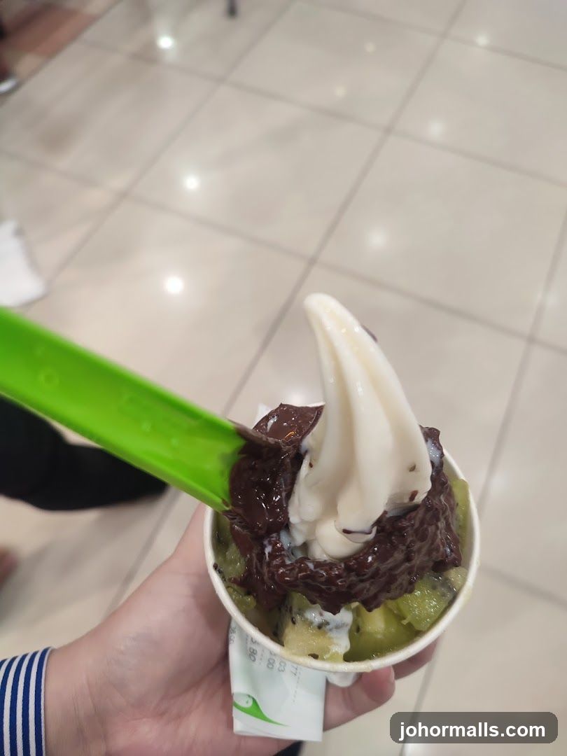 Frozen Yogurt with Kiwi and Chocolate
