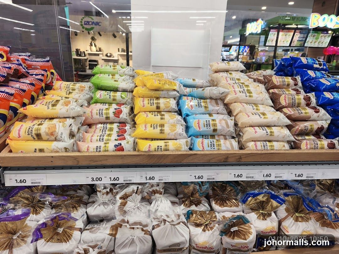 Bread and Snacks Display