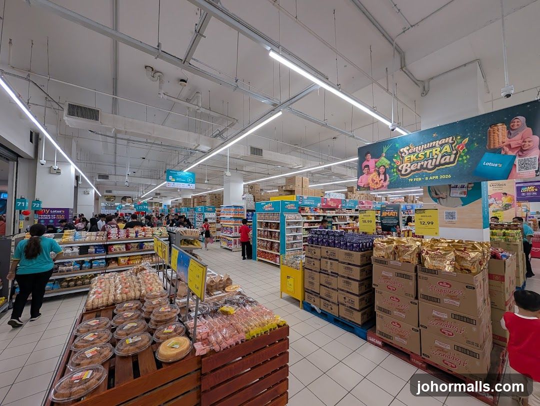 Supermarket aisle with promotional banner