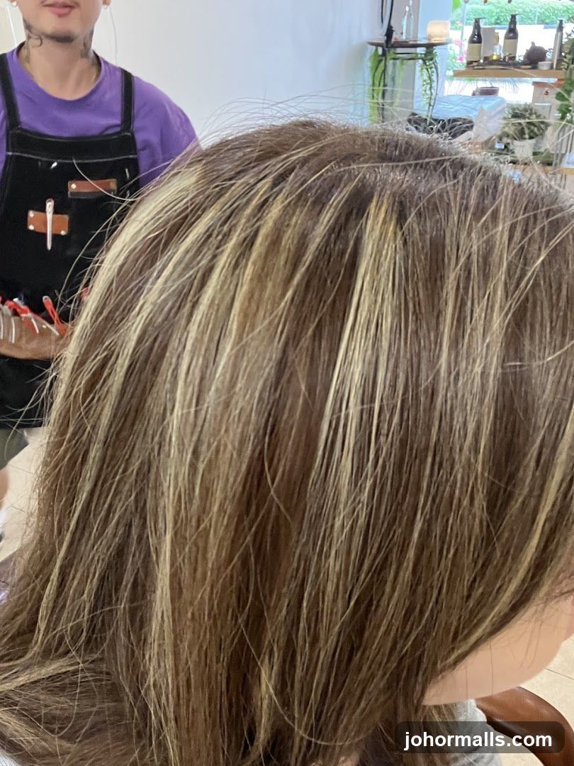 Hairdresser with client