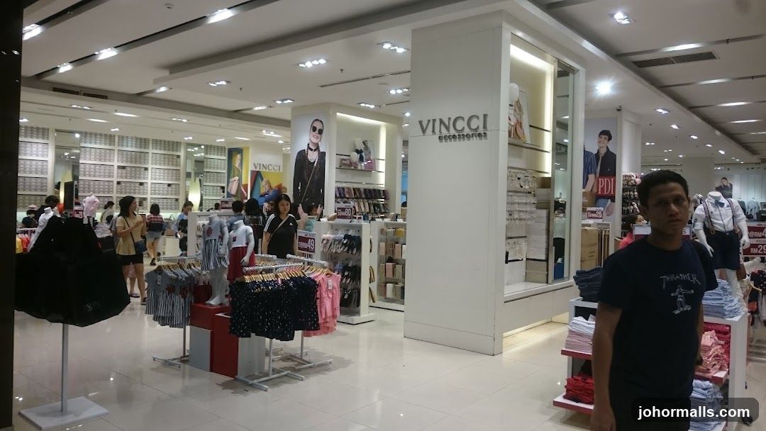 VINCCI Accessories Store Interior