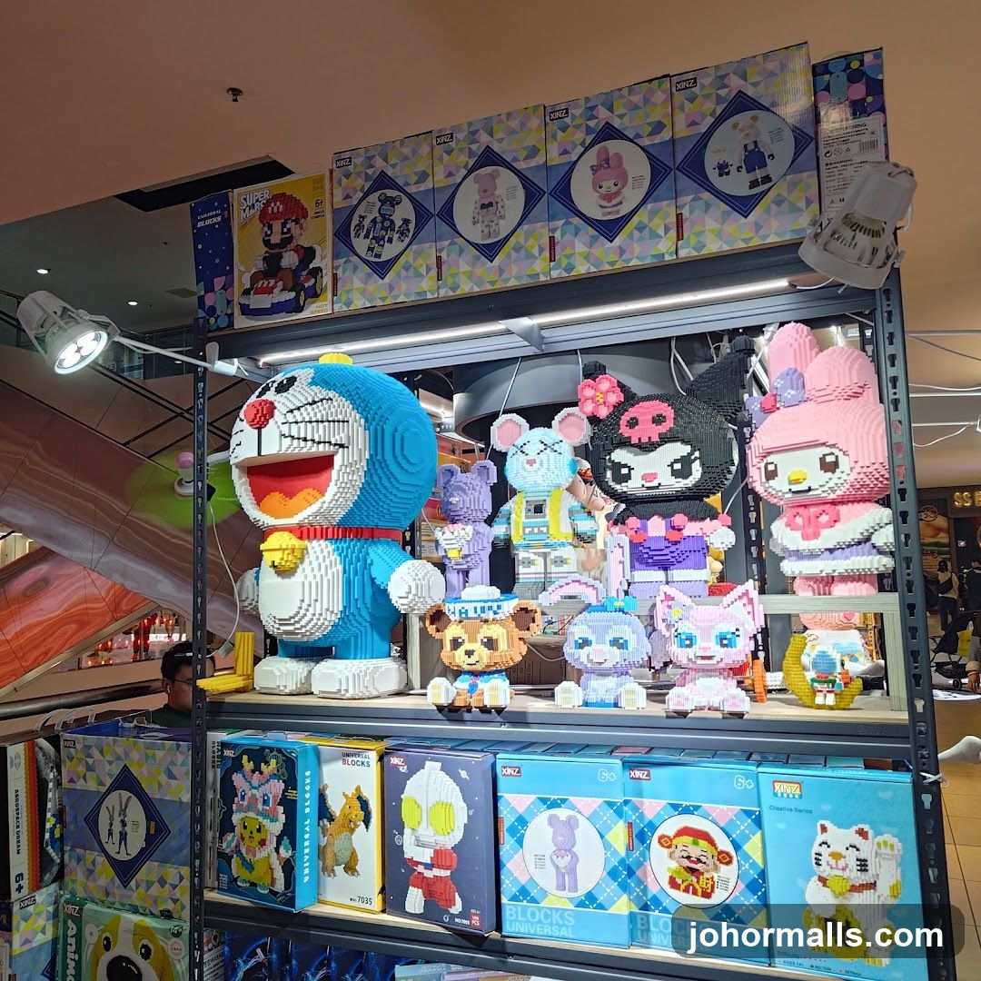Display of Character-Themed Building Blocks