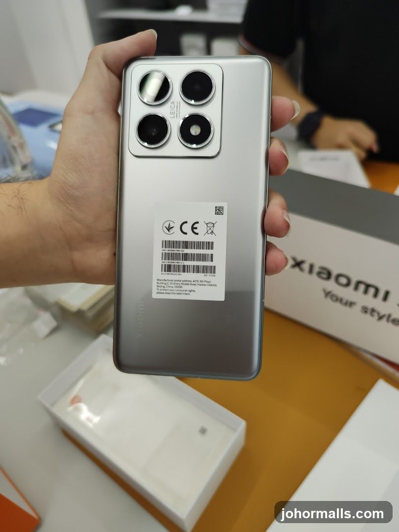 Smartphone with Leica Camera