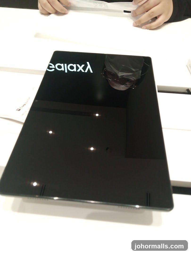 Galaxy Tablet Display