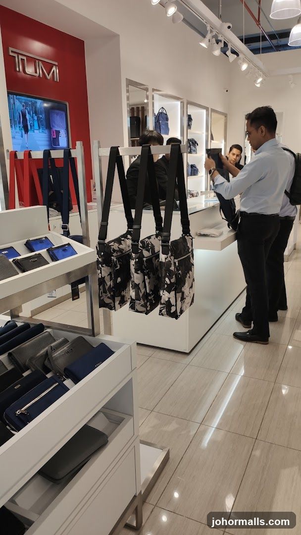 Tumi Store Interior