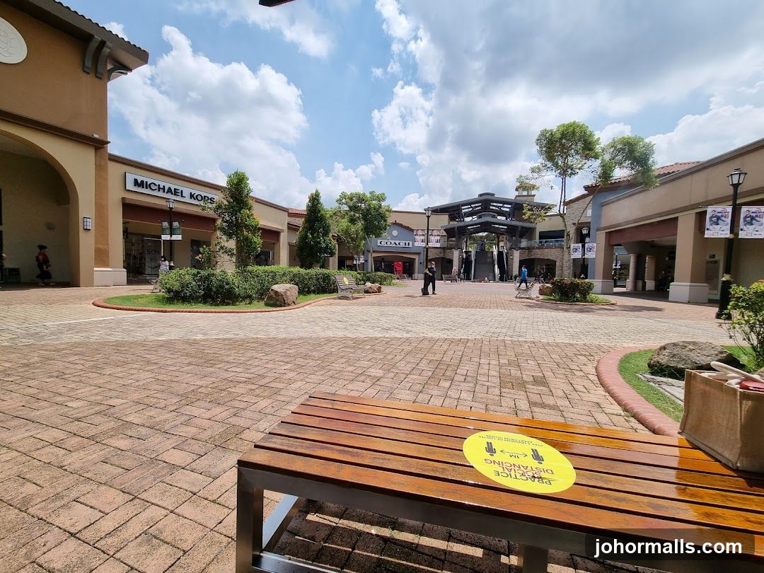 Outdoor Shopping Area with Storefronts