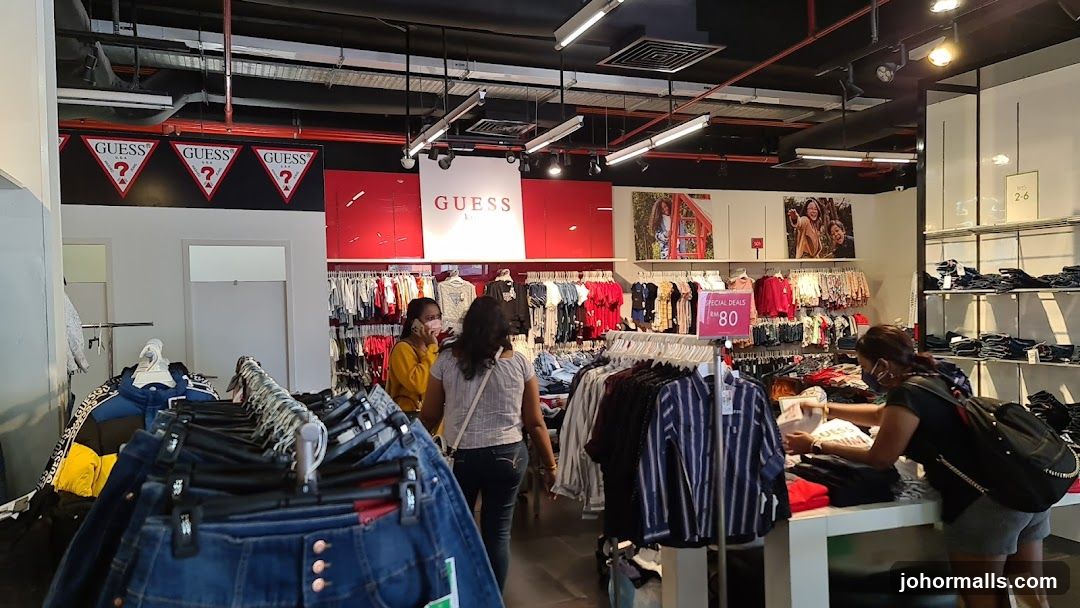 Guess Store Interior