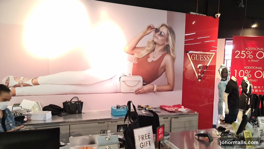 Guess Store Display