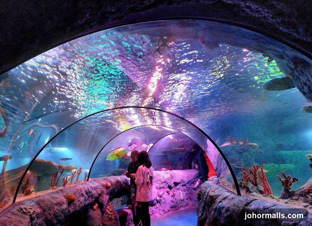 Aquarium Tunnel