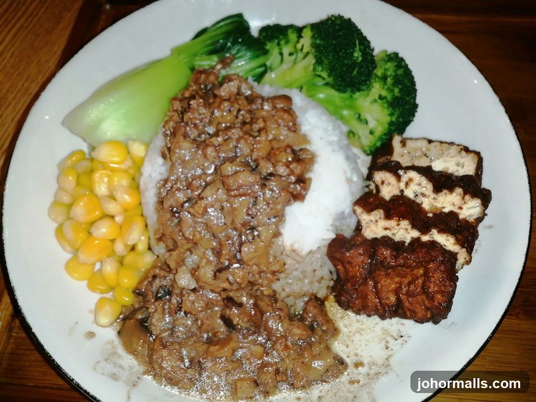 Braised Pork Rice with Sides