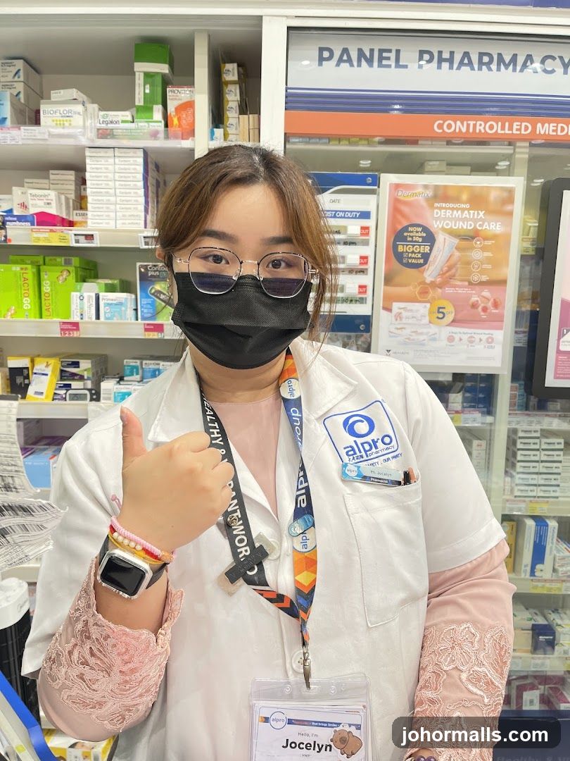 Pharmacist giving a thumbs up