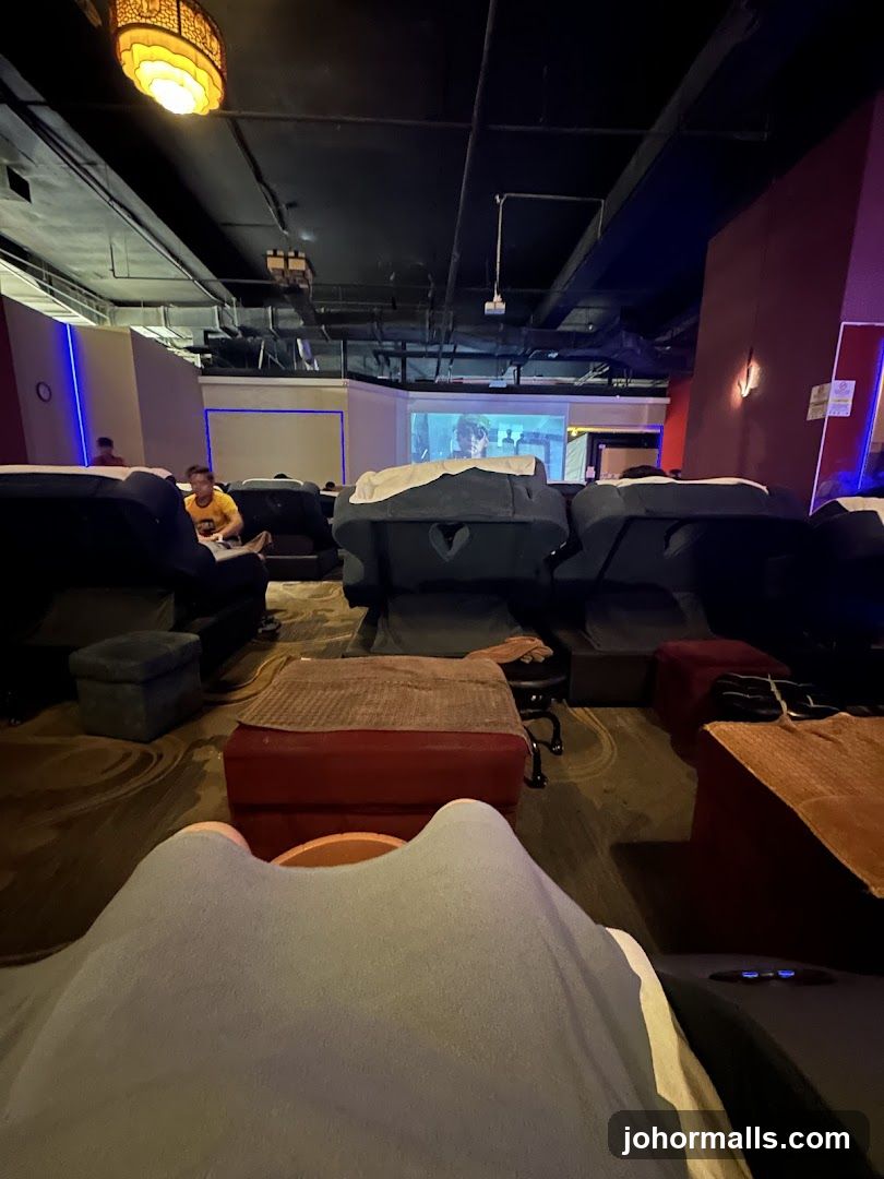 Massage Chairs with Projection Screen