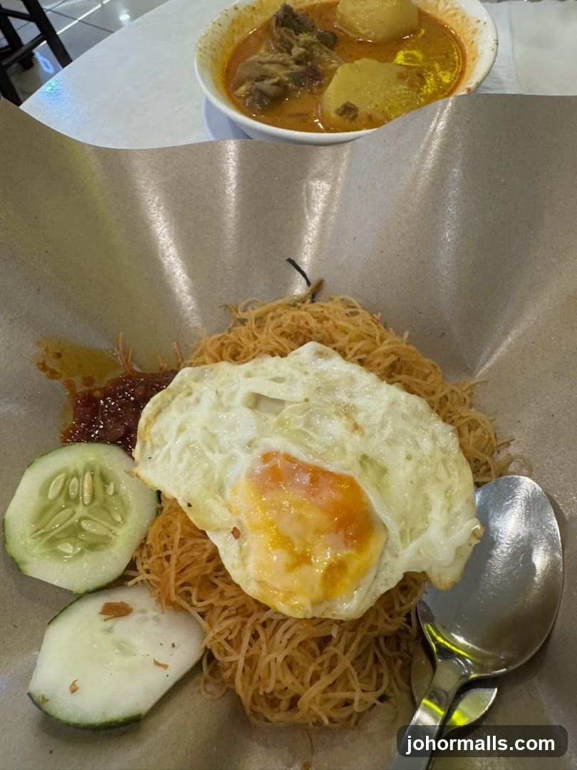 Noodles with Fried Egg and Curry