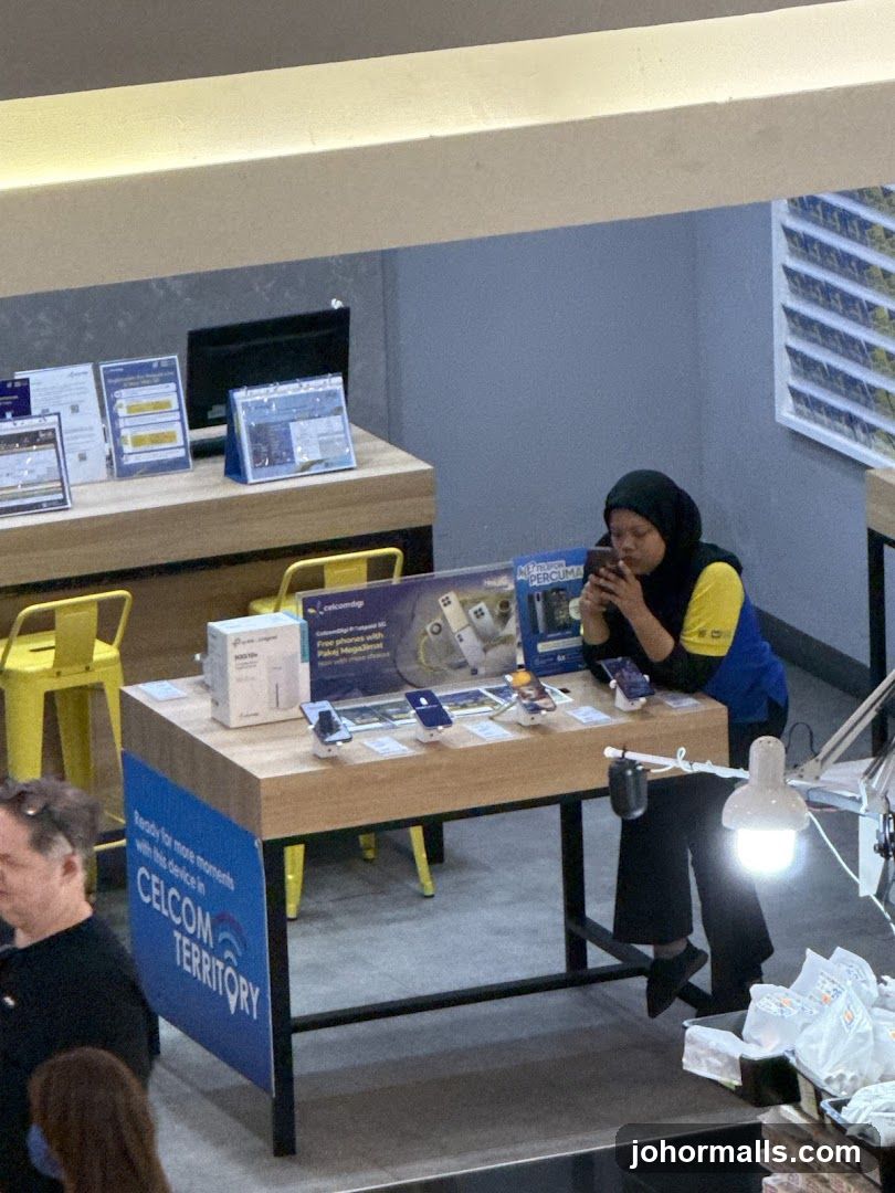 Celcom Store Display