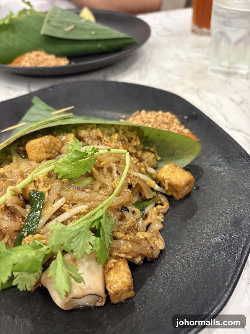 Pad Thai with Squid and Tofu