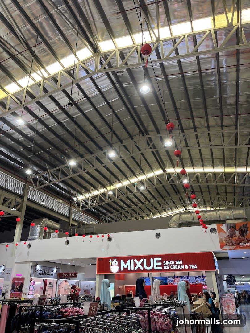 Mixue Ice Cream & Tea Storefront
