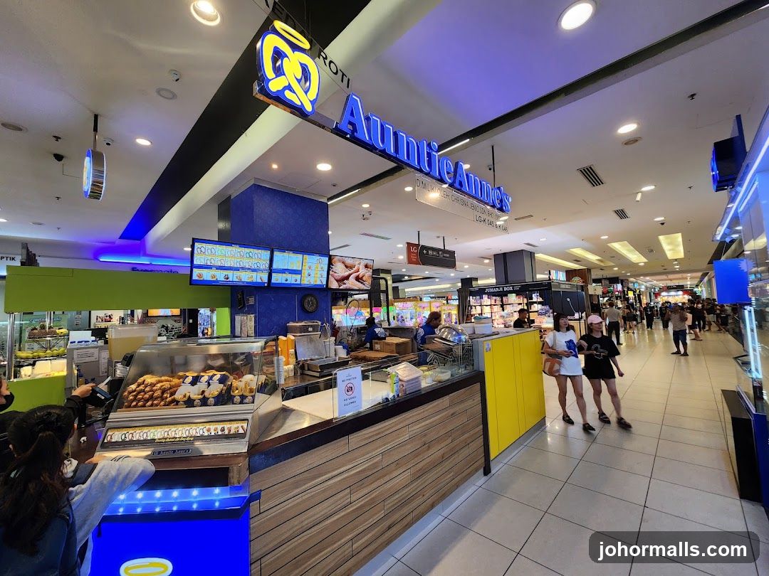Auntie Anne's Pretzel Stand in a Mall