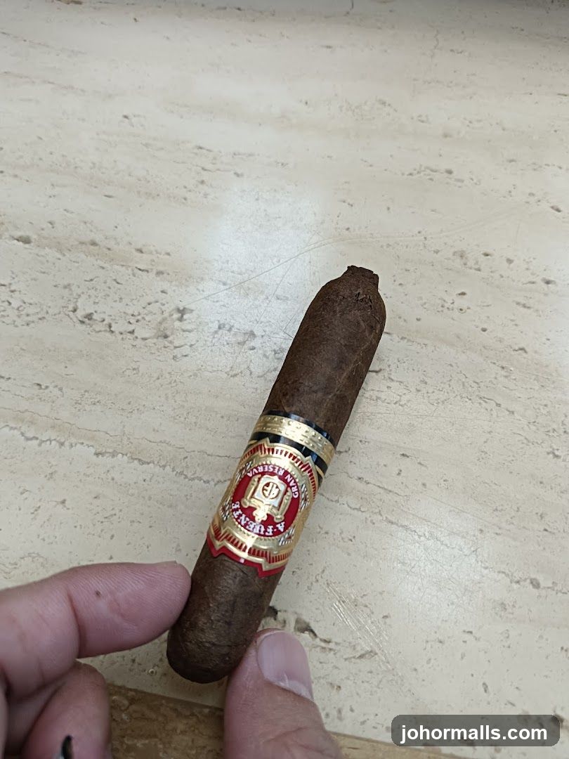 Cigar with Band