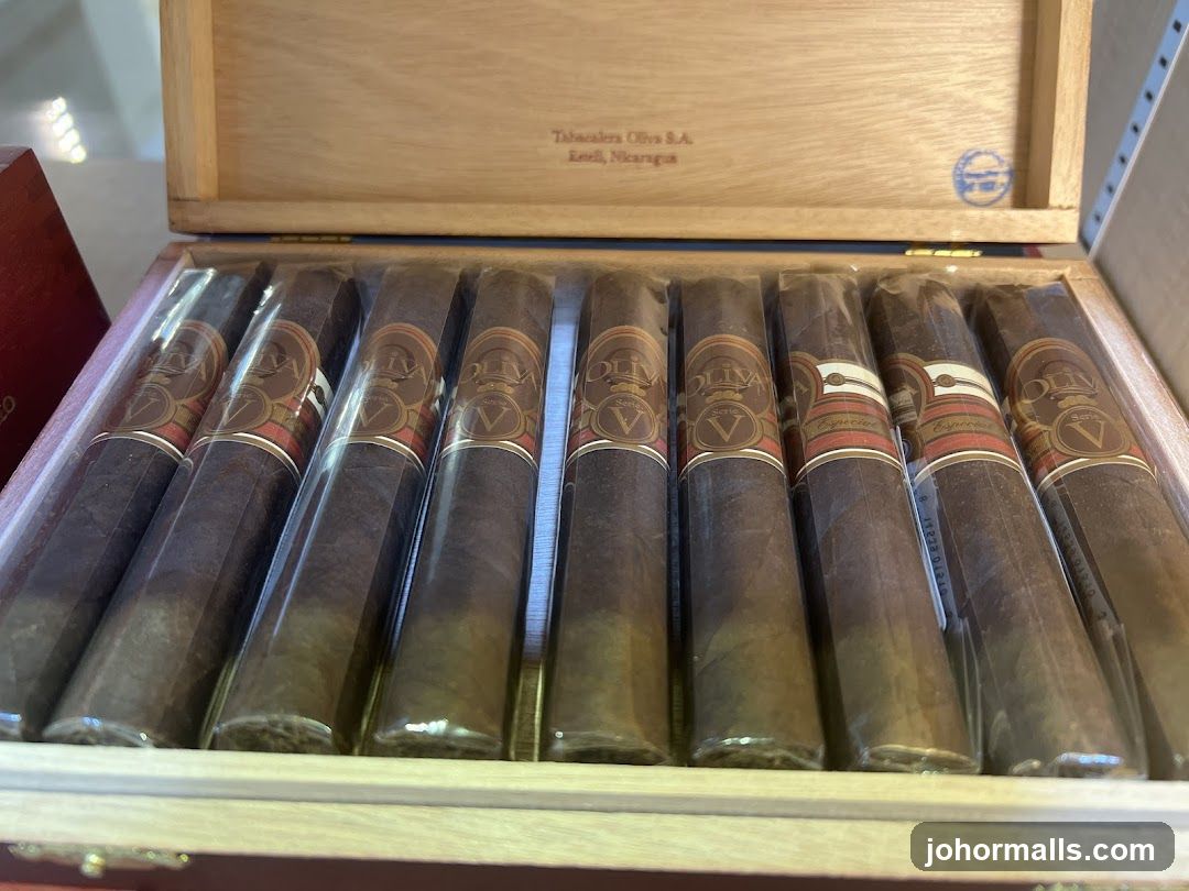 Oliva Serie V Cigars