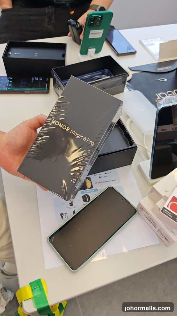 HONOR Magic6 Pro Box and Phones
