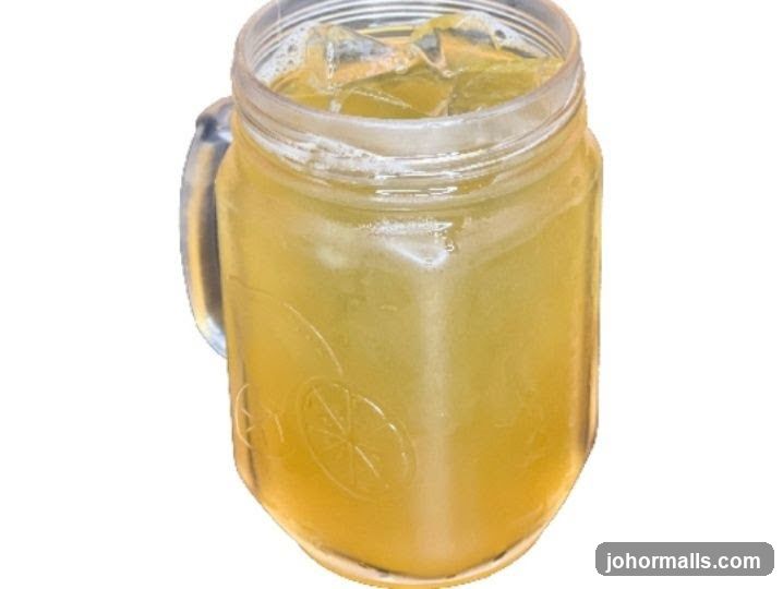 Iced Tea in a Mason Jar